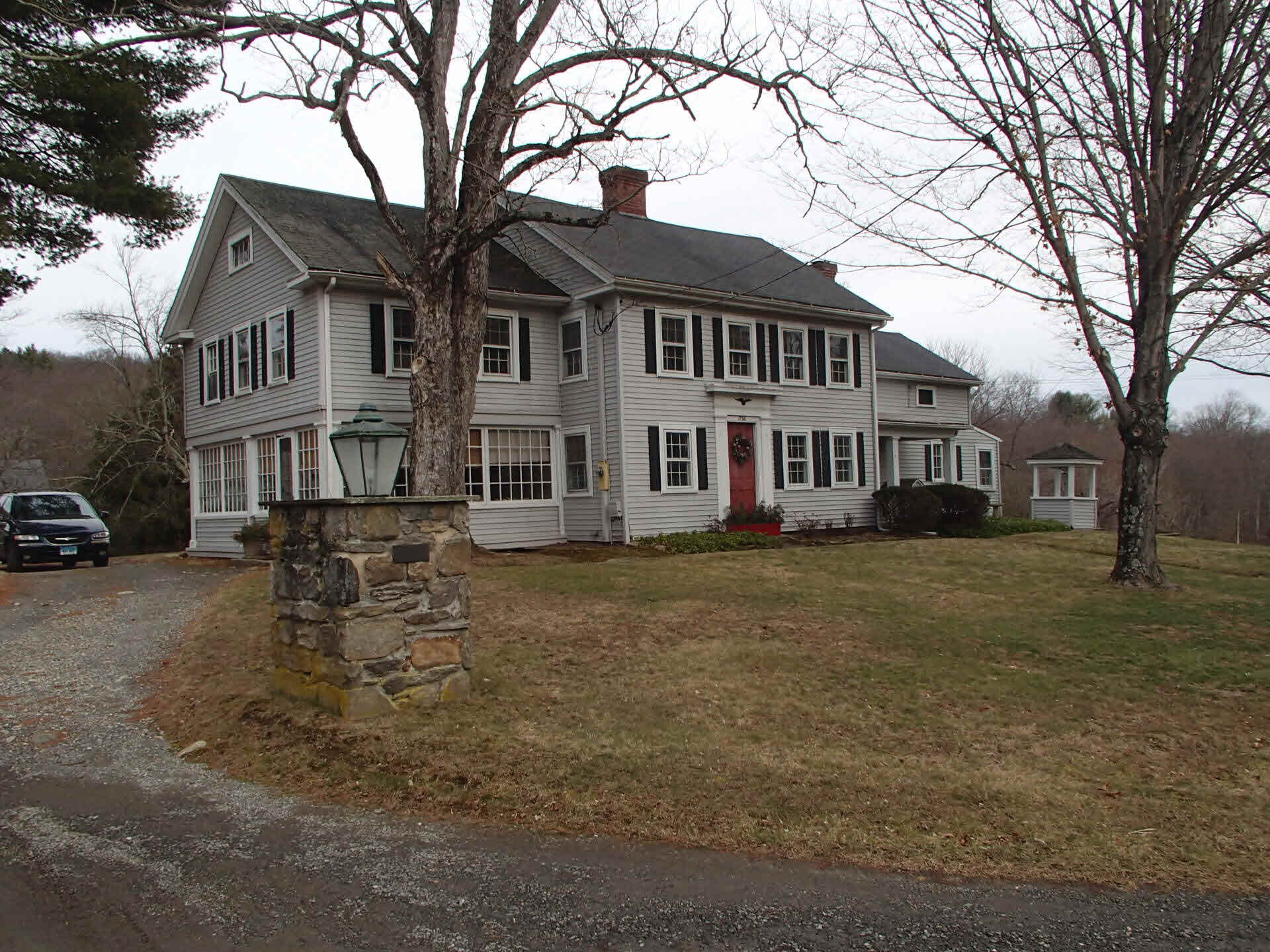 Building photograph for 392 OLD TURNPIKE RD EAST